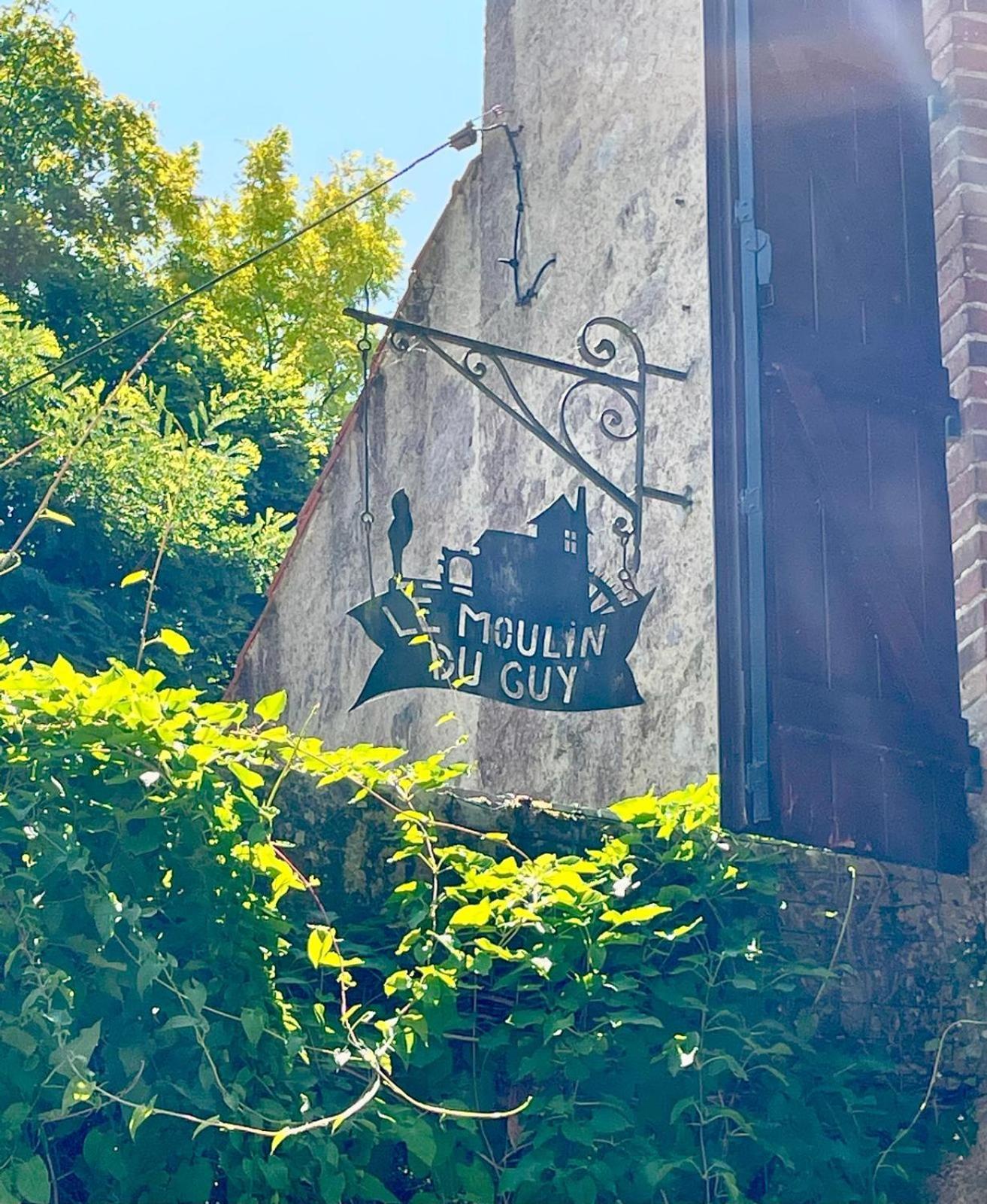 Bed and Breakfast Le Moulin Du Guy, Proche Du Puy Dufou Chanverrie Exterior foto