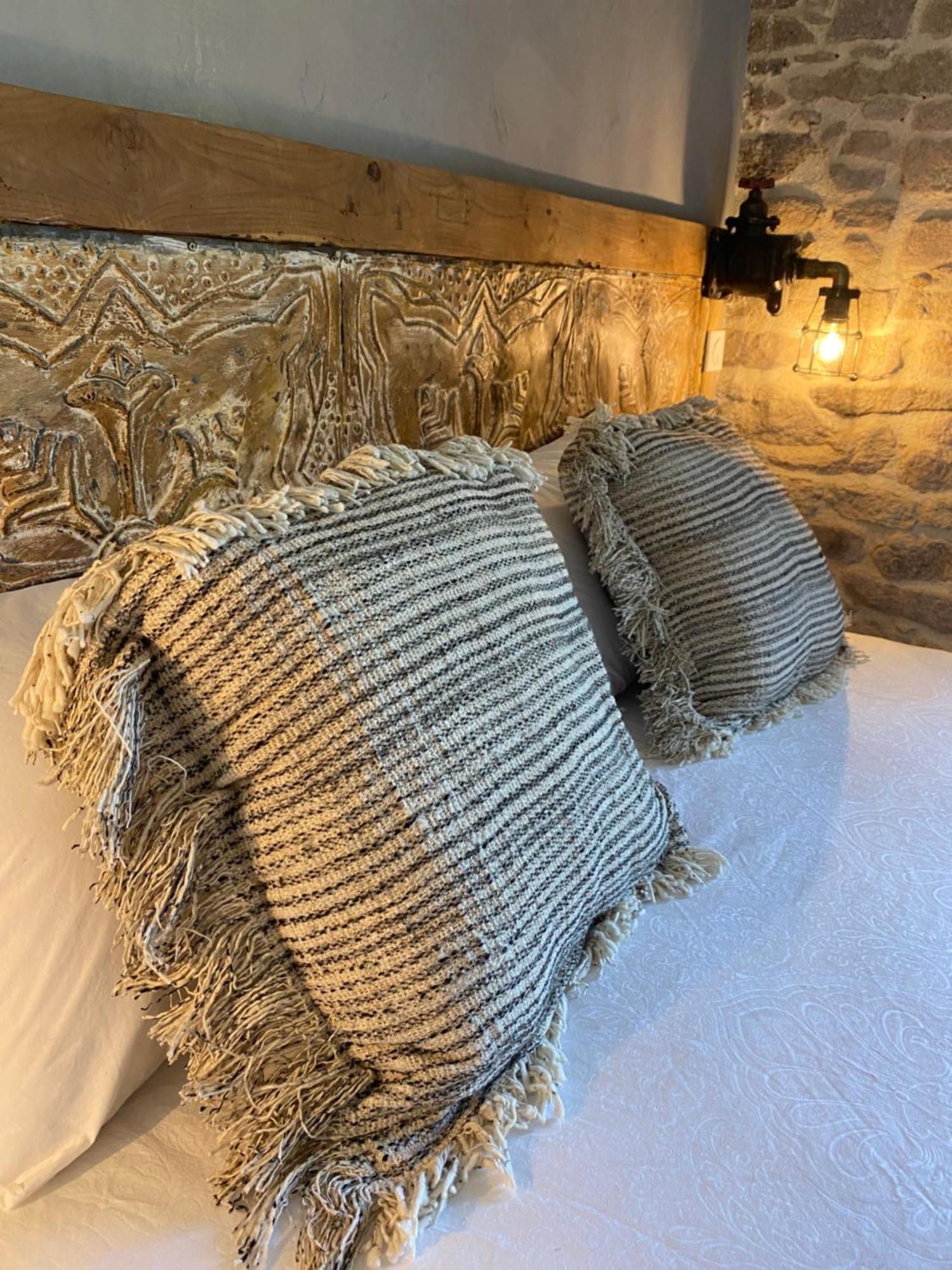 Bed and Breakfast Le Moulin Du Guy, Proche Du Puy Dufou Chanverrie Exterior foto