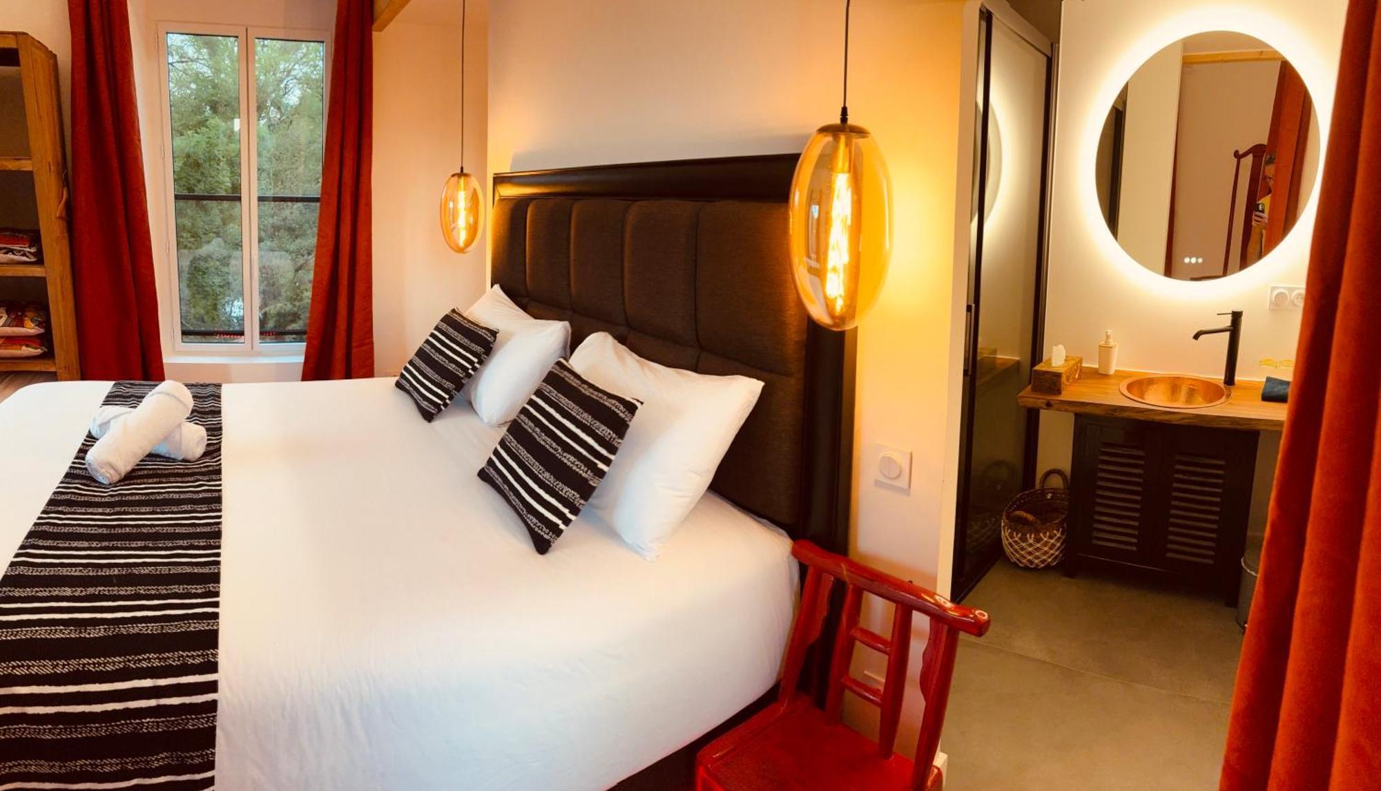 Bed and Breakfast Le Moulin Du Guy, Proche Du Puy Dufou Chanverrie Exterior foto