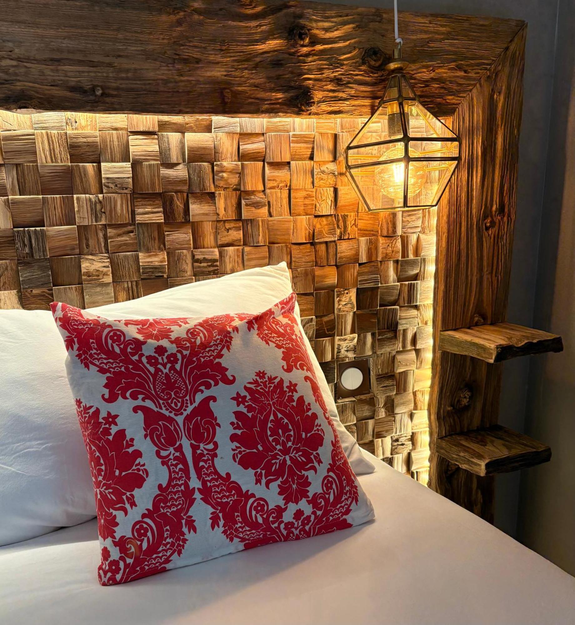 Bed and Breakfast Le Moulin Du Guy, Proche Du Puy Dufou Chanverrie Exterior foto