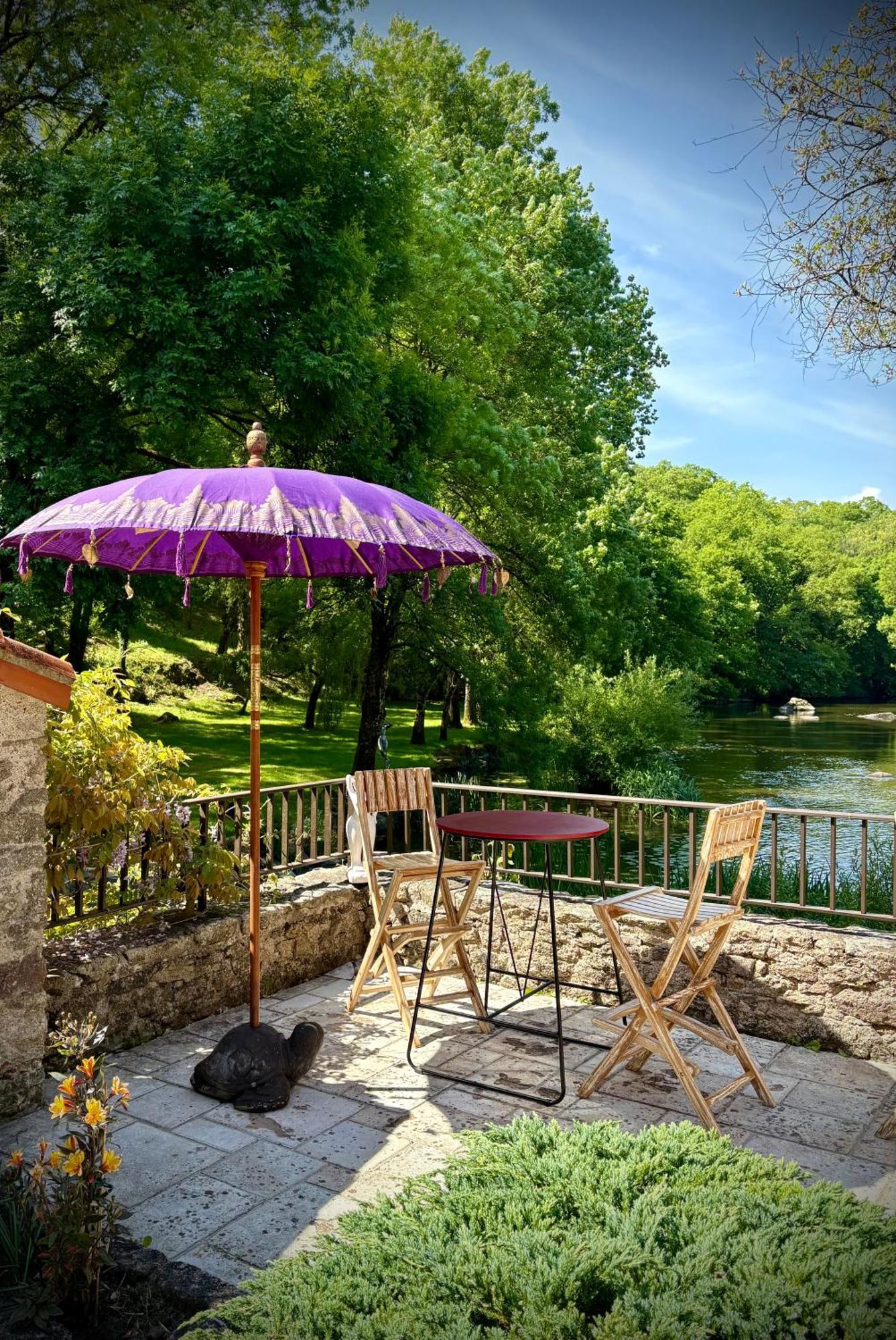Bed and Breakfast Le Moulin Du Guy, Proche Du Puy Dufou Chanverrie Exterior foto