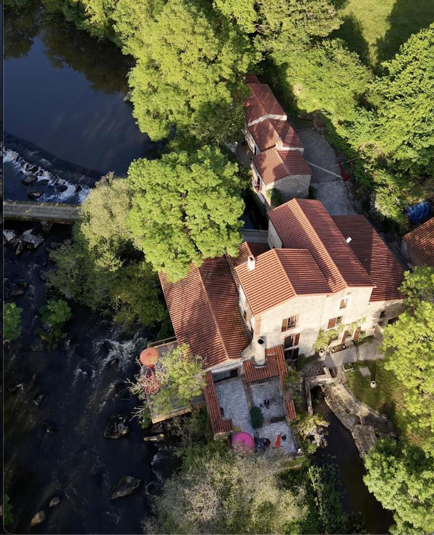 Bed and Breakfast Le Moulin Du Guy, Proche Du Puy Dufou Chanverrie Exterior foto
