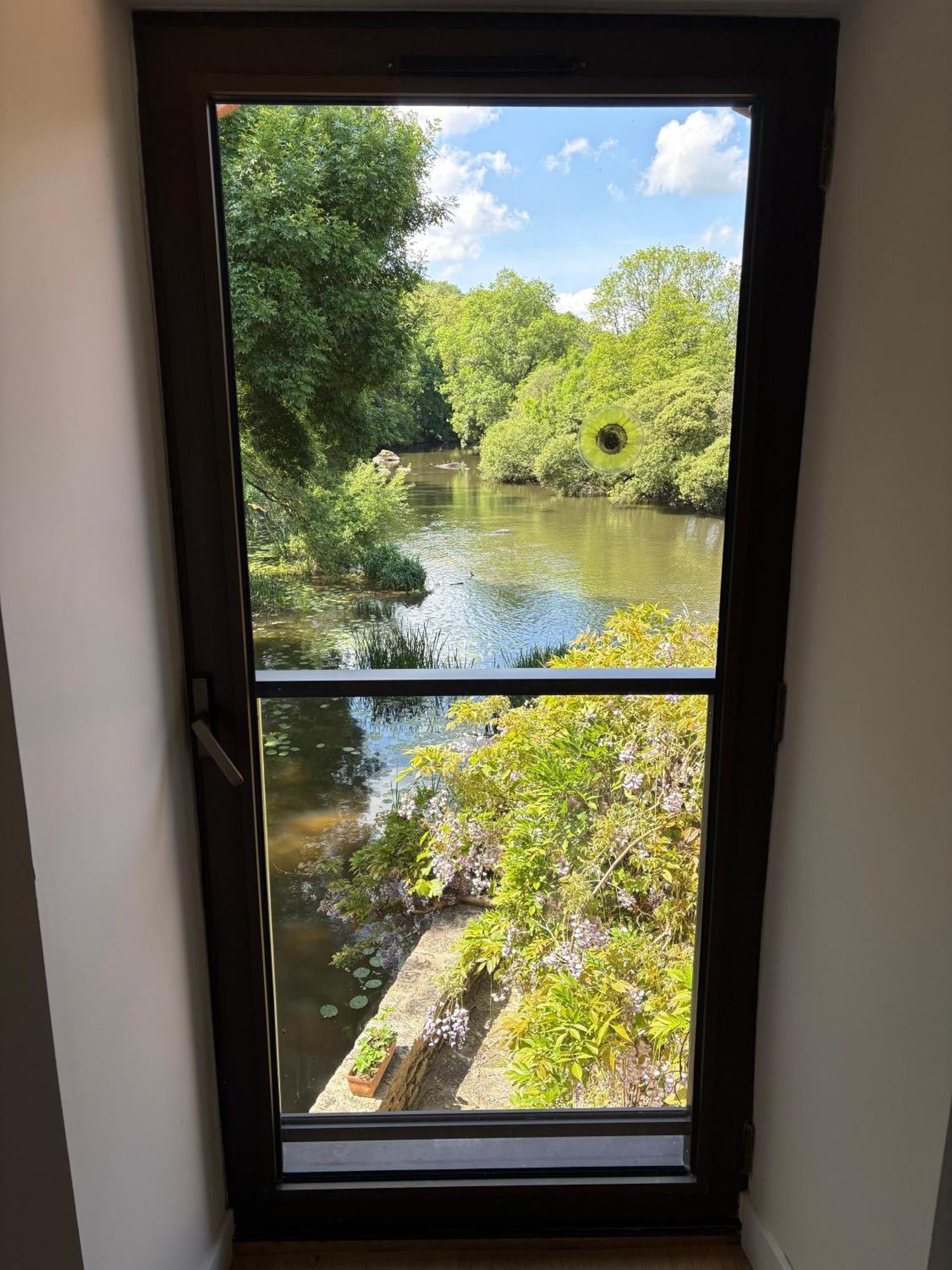 Bed and Breakfast Le Moulin Du Guy, Proche Du Puy Dufou Chanverrie Exterior foto